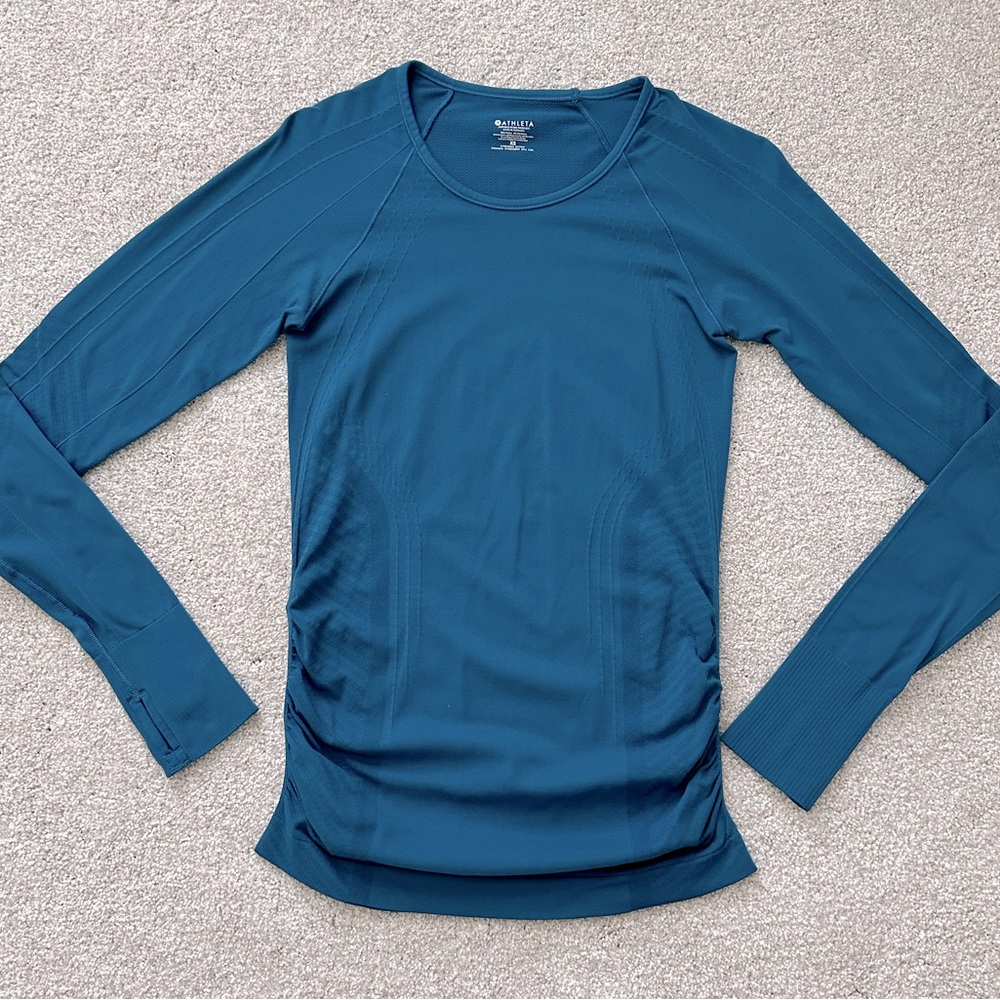 Athleta XS long sleeve Speedlight top in teal